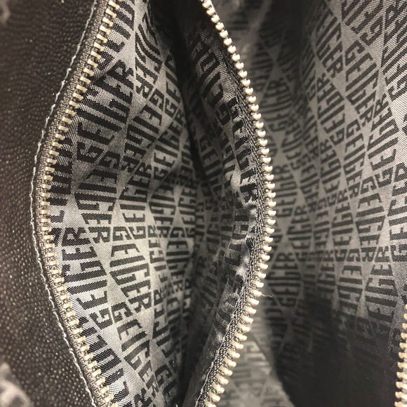 KURT GEIGER LONDON Shoreditch Shopper Pebbled Leather Tote - Picture 16 of 16